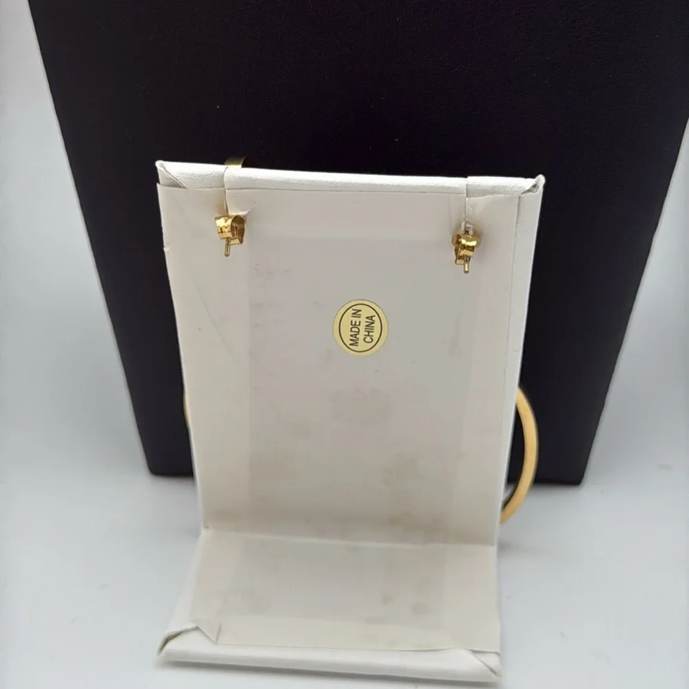 N/A gold tone